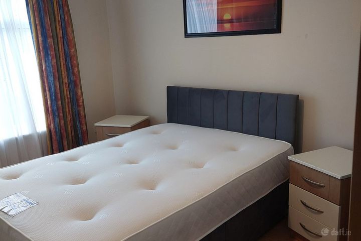 33 Tullyhall drive Lucan, Lucan, Co. Dublin