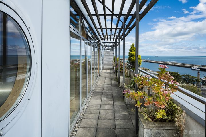 84 Pavilions, Dun Laoghaire, Dublin 18, Dublin