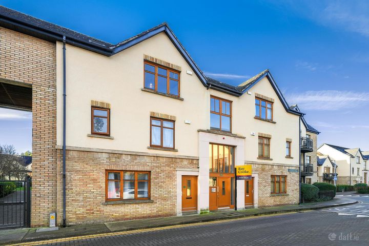 2 Woodbrook Square, Castleknock, Dublin 15