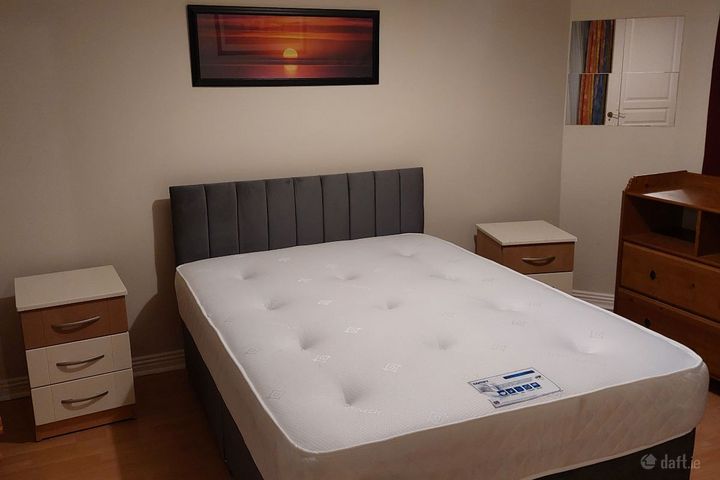 33 Tullyhall drive Lucan, Lucan, Co. Dublin