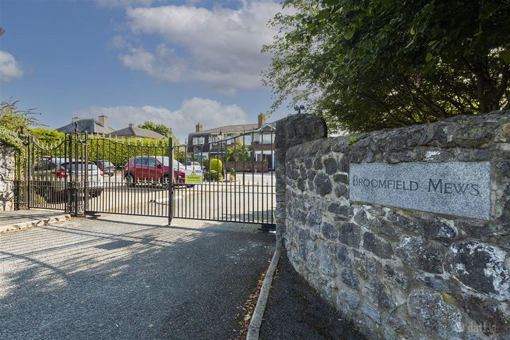 12 Broomfield Mews, The Hill, Malahide, Dublin