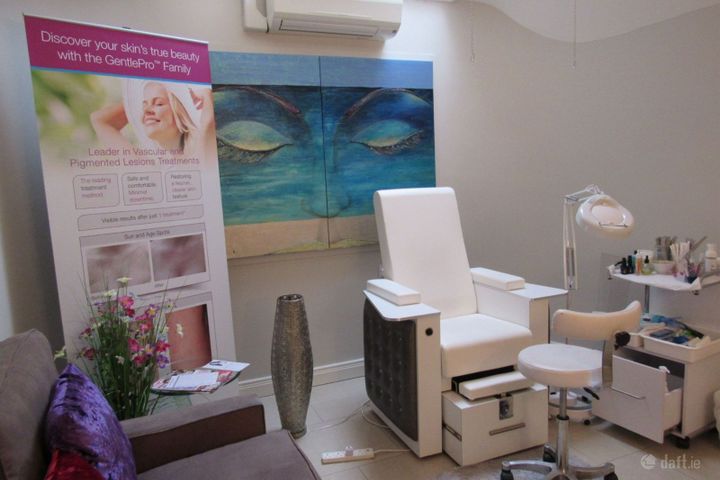 Chic Beauty Salon, 34 Dublin Street, Longford Town, Co. Longford, N39D628