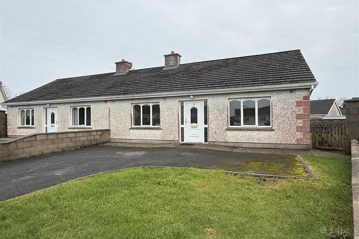 38 Hollywood Grove, Ballaghaderreen, Roscommon, Ballaghaderreen, Co. Roscommon, F45E286