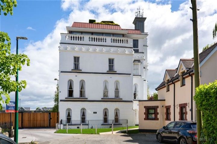 1 Holyrood Castle, Sandymount, Co. Dublin