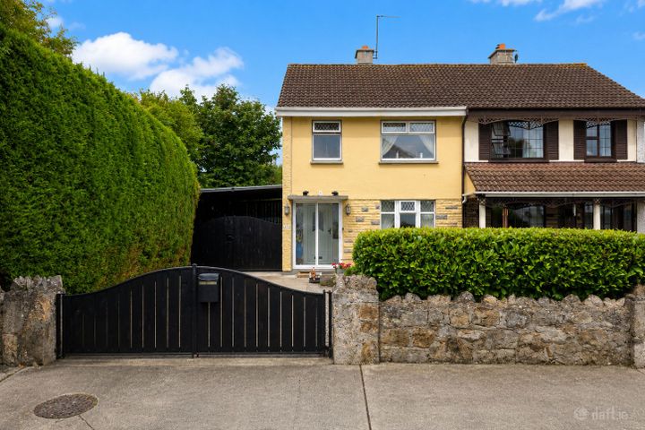 26 Beechmount Avenue, Clara, Co. Offaly, R35NN93