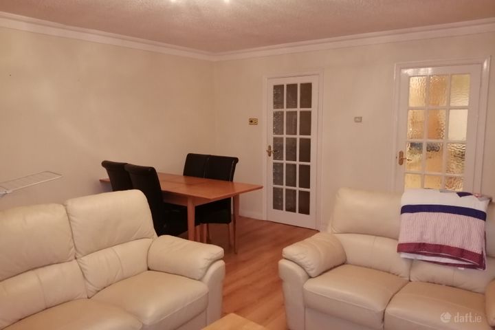 52 Brookfield, Kimmage, Dublin 12