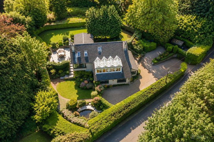 Ballyshane, Woodside Road, Sandyford, Dublin 18, D18T8Y1