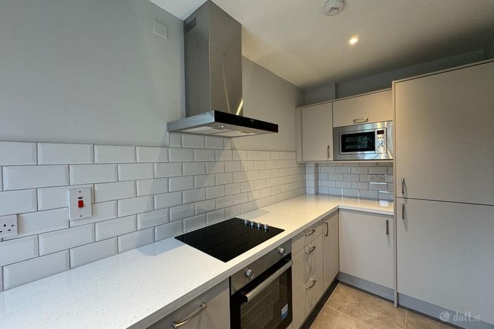 4 Lansdowne Village, Sandymount, Sandymount, Dublin 4