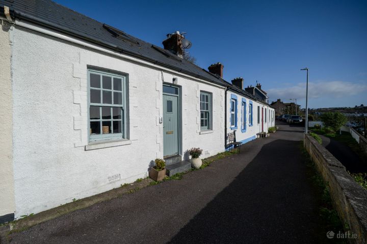 4 Ferryview Cottages, Worlds End, Kinsale, Co. Cork, P17KN24
