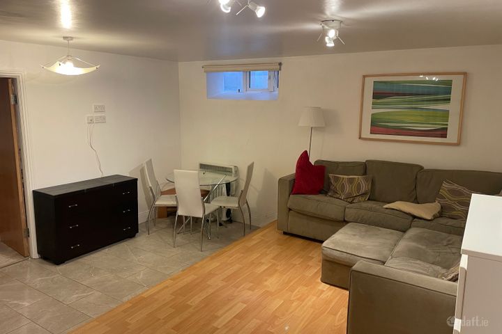  Glencairn Crescent, The Gallops, Leopardstown, Dublin 18