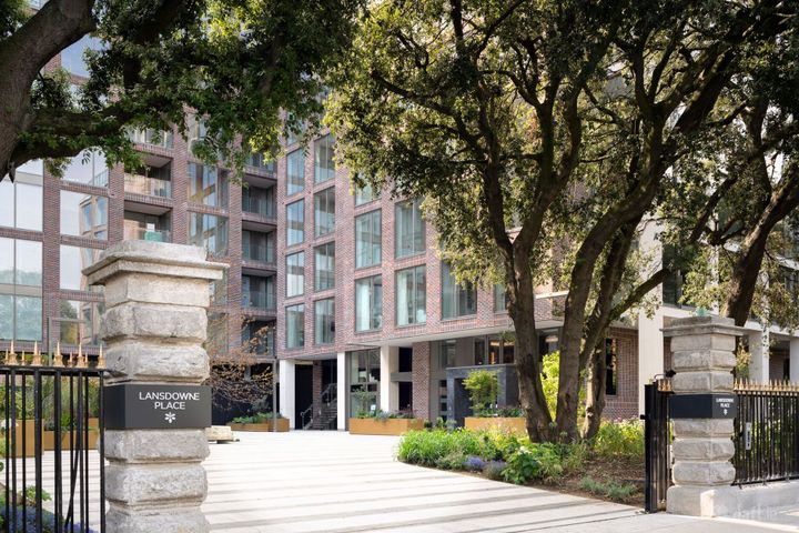 Lansdowne Place, Lansdowne Road, Dublin 4