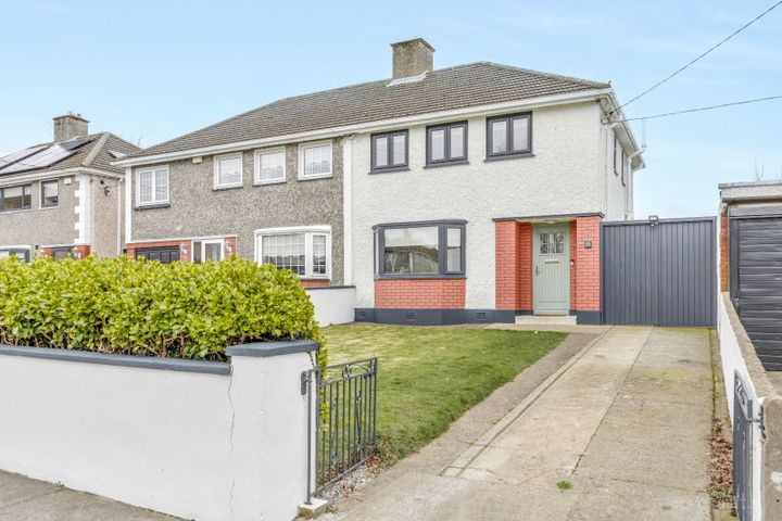 17 Shanowen Grove, Dublin 9, Santry, Dublin 9, D09TE83