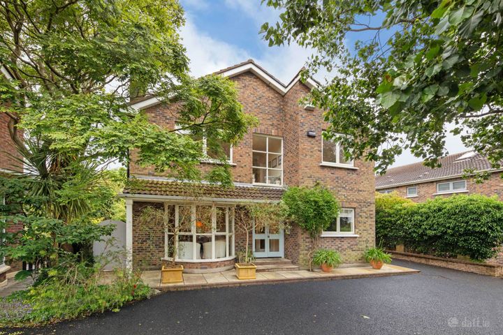 2 Gosworth Court, Castelpark Road, Dalkey, Dublin