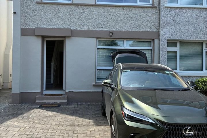 13 Raheen Park , Jobstown, Co. Dublin