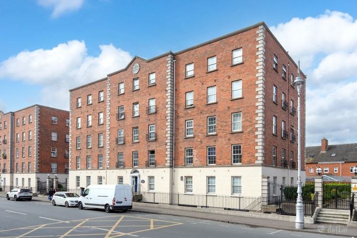 100 Custom Hall, Block 3, Gardiner Street Lower, Dublin 1, D01K584