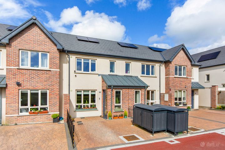 18 The Crescent, Kilmartin Grove, Hollystown, Dublin 15, Hollystown, Dublin 15, D15NTY5