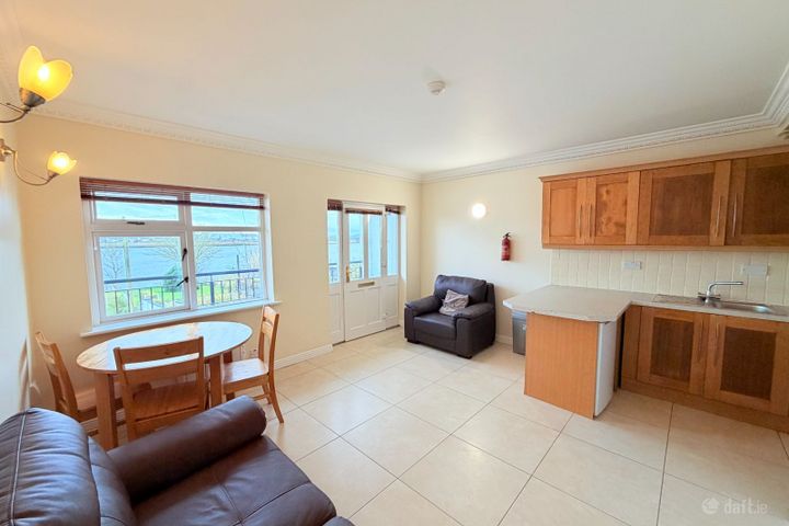 94 College Road, Bohermore, Co. Galway