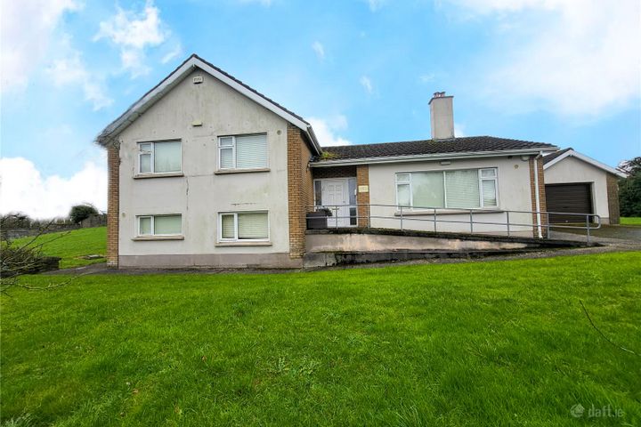 Hillcrest House, Dublin Road, Longford, N39W243