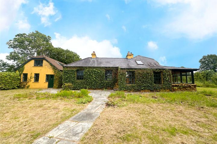 House & Cottage, Lisduff, Craughwell, Co. Galway, H91P7A4