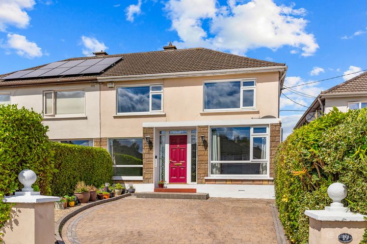 19 Ardmeen Park, Blackrock