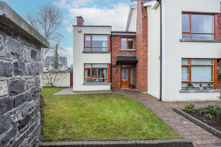 1 Clounties Court, Swords Rd, Malahide, Dublin
