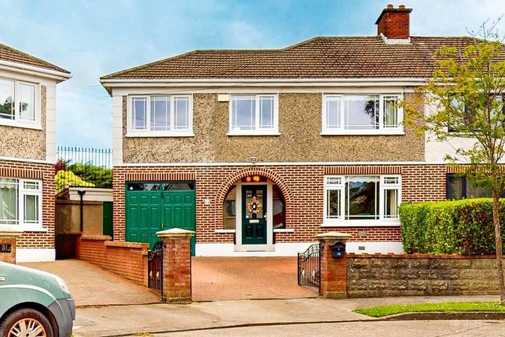33 Pinewood Drive, Glasnevin, Dublin 11, D11HF85