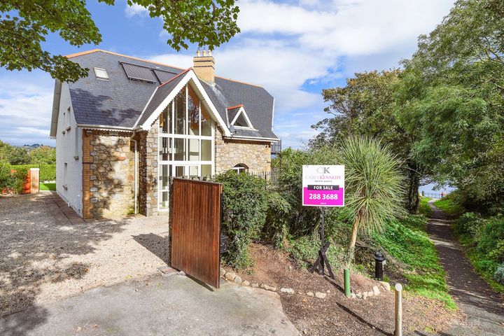 Findore, Corbawn Lane, Shankill, Dublin 18, D18F5C3