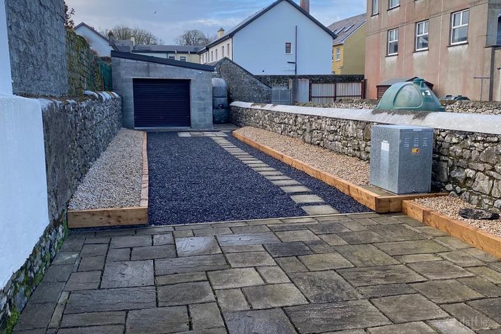 Cross St, Athenry, Co. Galway