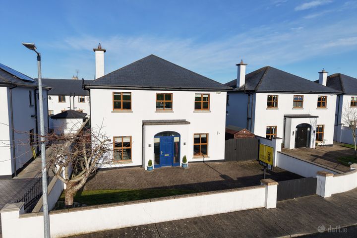 3 Manor Gate, Carrick On Suir, Waterford, Tipperary