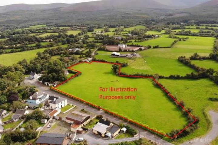 Circa 4 Acres, In Rossadrehid Village, Co. Tipperary, E34TR25
