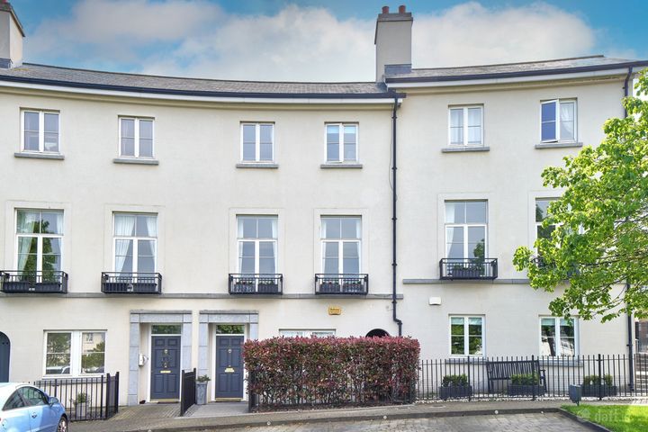 38 The Crescent, Robswalls, Malahide, Dublin