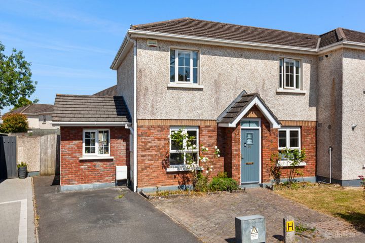 27 Bishop's Orchard, Tyrrelstown, Dublin 15, D15W9F3