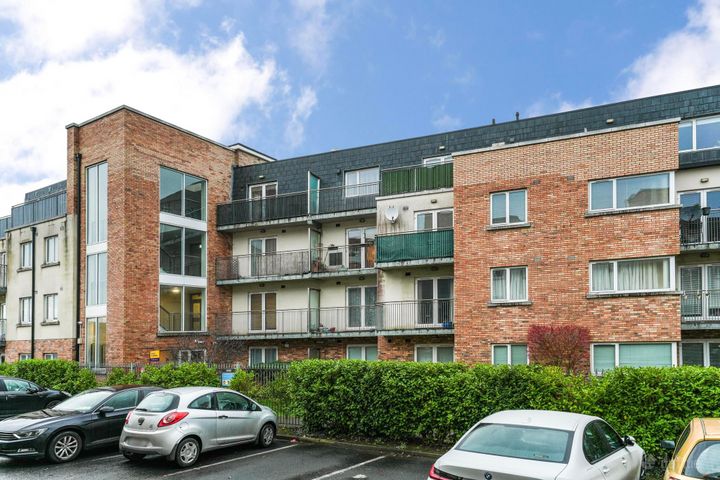 28 Eaton Green, Rathcoole, Co. Dublin - Photo 2