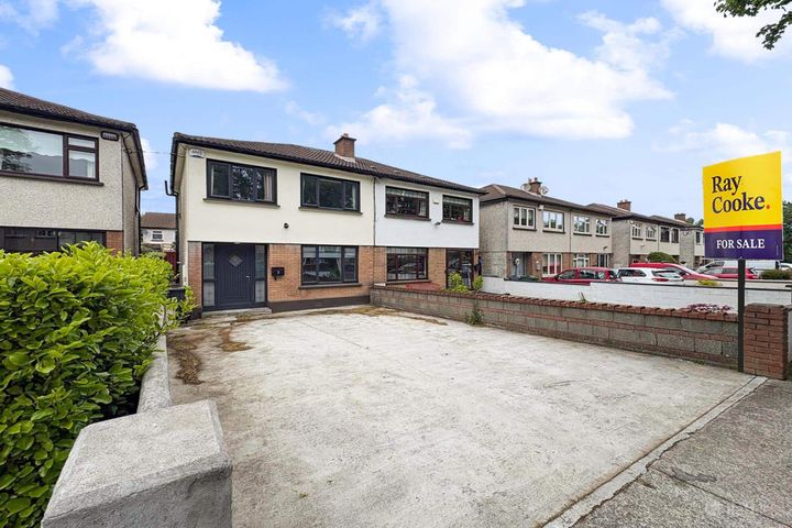 8 St. Johns Park West, Clondalkin, Dublin 22