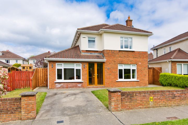 6 Woodstown Walk, Knocklyon, Dublin 16, D16YA39