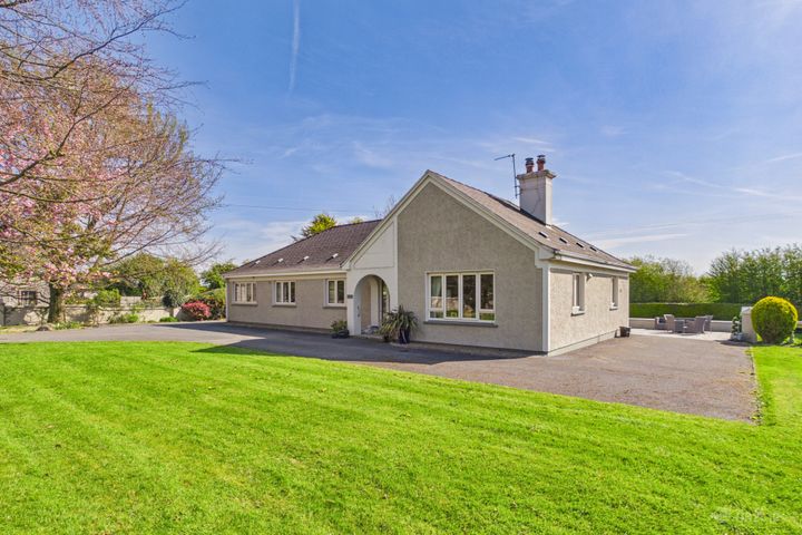 Crossogue House, Athnid More, Thurles, Co. Tipperary, E41FF95