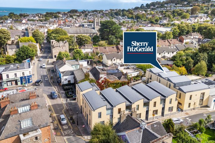 8 Castle Mews, Castle Street, Dalkey, Co. Dublin, A96 HD21