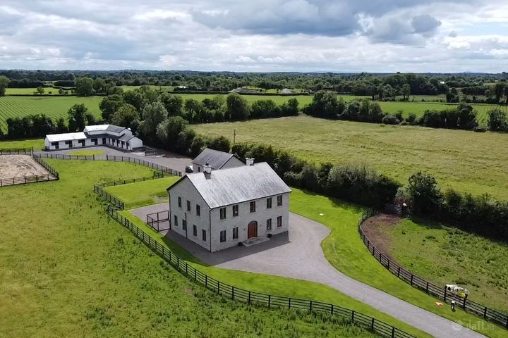 Dun Beara, Drummond, Longwood, Meath