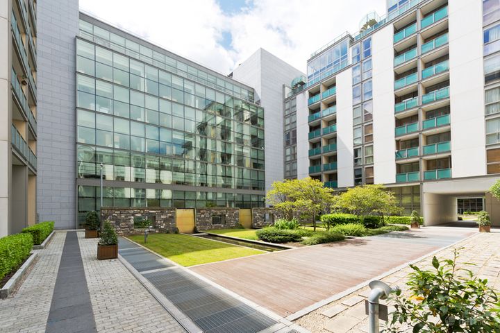42 Saunders House, Spencer Dock, IFSC, Dublin 1