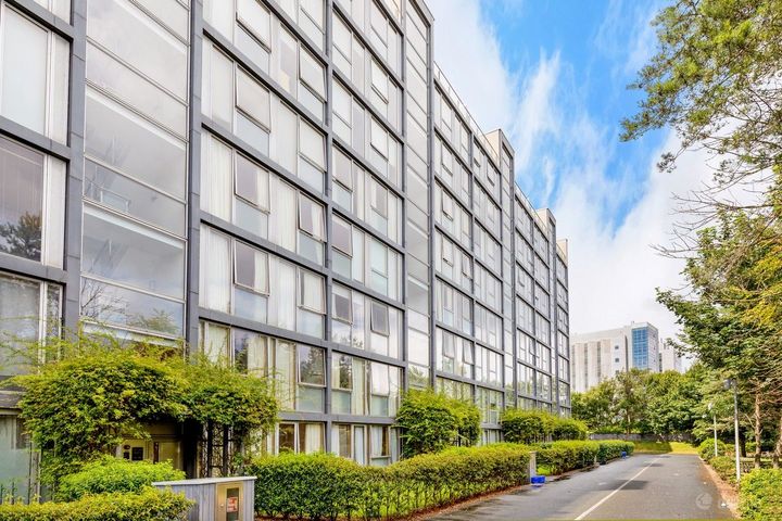 Apt 111 - The Links, Elm Park, Merrion Road, Dublin