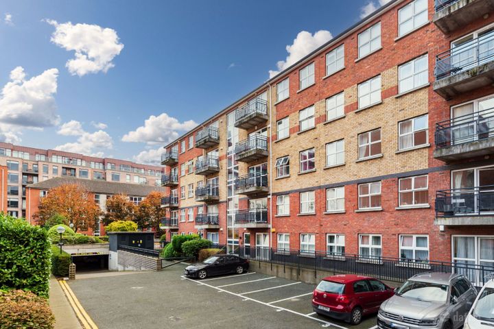 73 Windmill Lane Apartments, Grand Canal Dock, Dublin 2, D02XR22