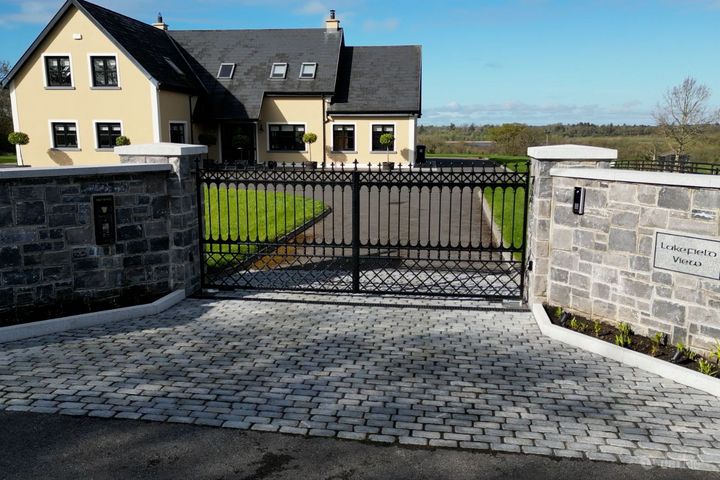 Lakeview House. Breanross North, Mohill, Gortletteragh, Co. Leitrim, N41W897