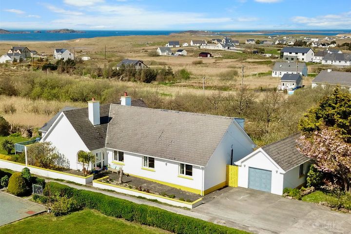 An Teach Ban, Magheraclogher, Derrybeg, Donegal