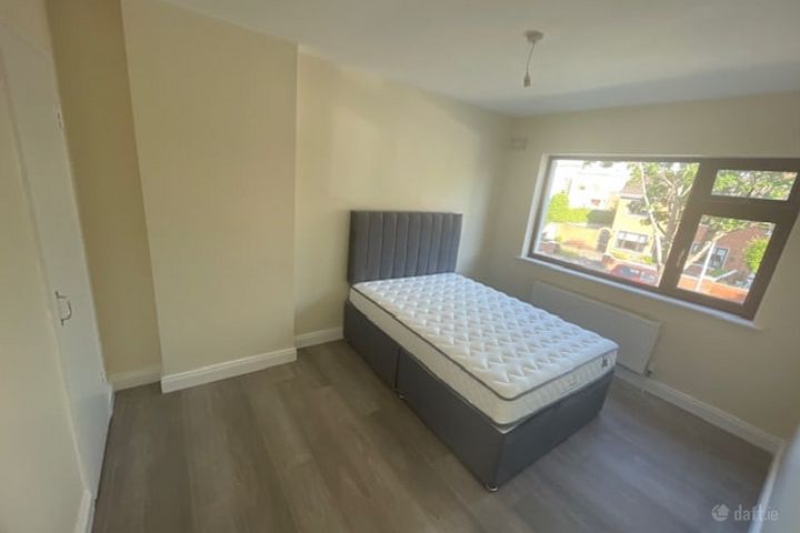Virginia Heights, Tallaght, Dublin 24 (Double Room To Rent – Room B)