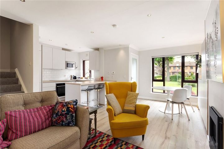 64 Lansdowne Village, Sandymount, Sandymount, Dublin 4