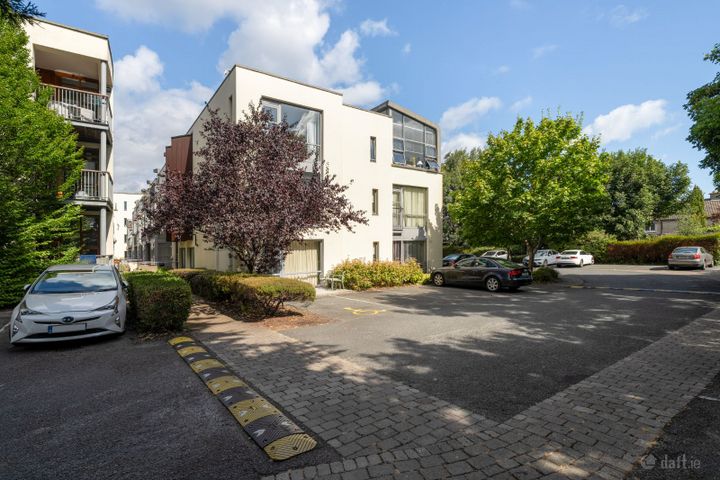 Apartment 42, Eaglewood, Rochestown Avenue, Sallynoggin, Co. Dublin