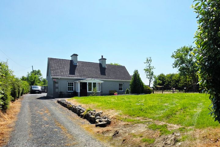 Willow Tree Cottage, Tully, Four Mile House, Co. Roscommon, F42K128