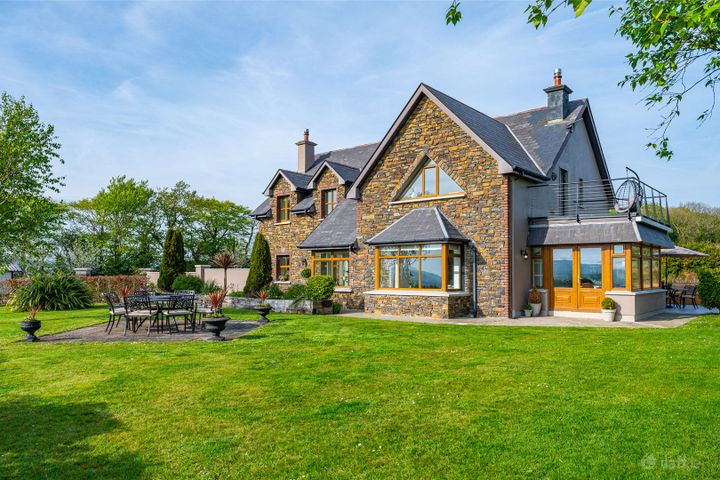 Black Quay House, Hollyhill, Kinsale, Cork