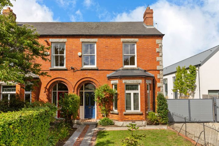 1 Holyrood Park, Sandymount, Dublin 4, D04W977