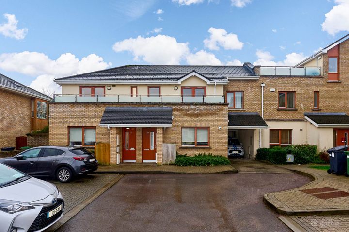 27 Fernleigh Grove, Castleknock, Dublin 15, D15V4HK
